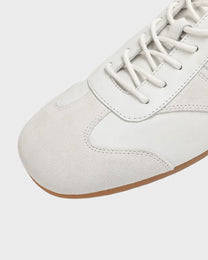 Gum Bottom Flat Trainer