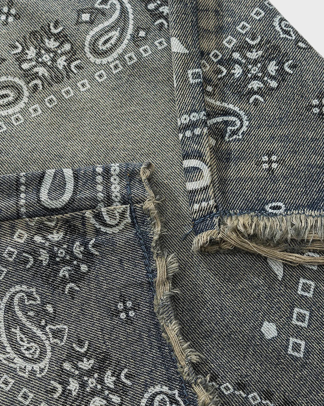 Pantalones cortos de mezclilla con pañuelo desteñido