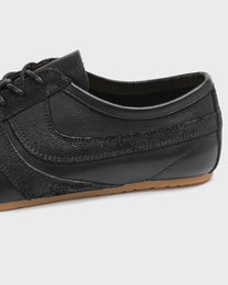 Gum Bottom Flat Trainer