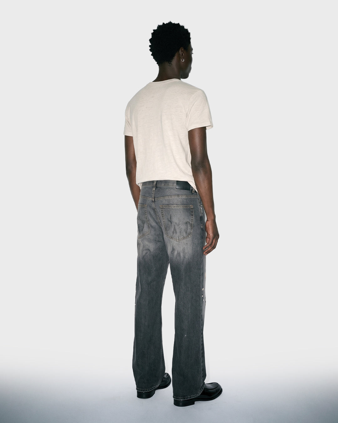 Jeans svasati color carbone sbiadito
