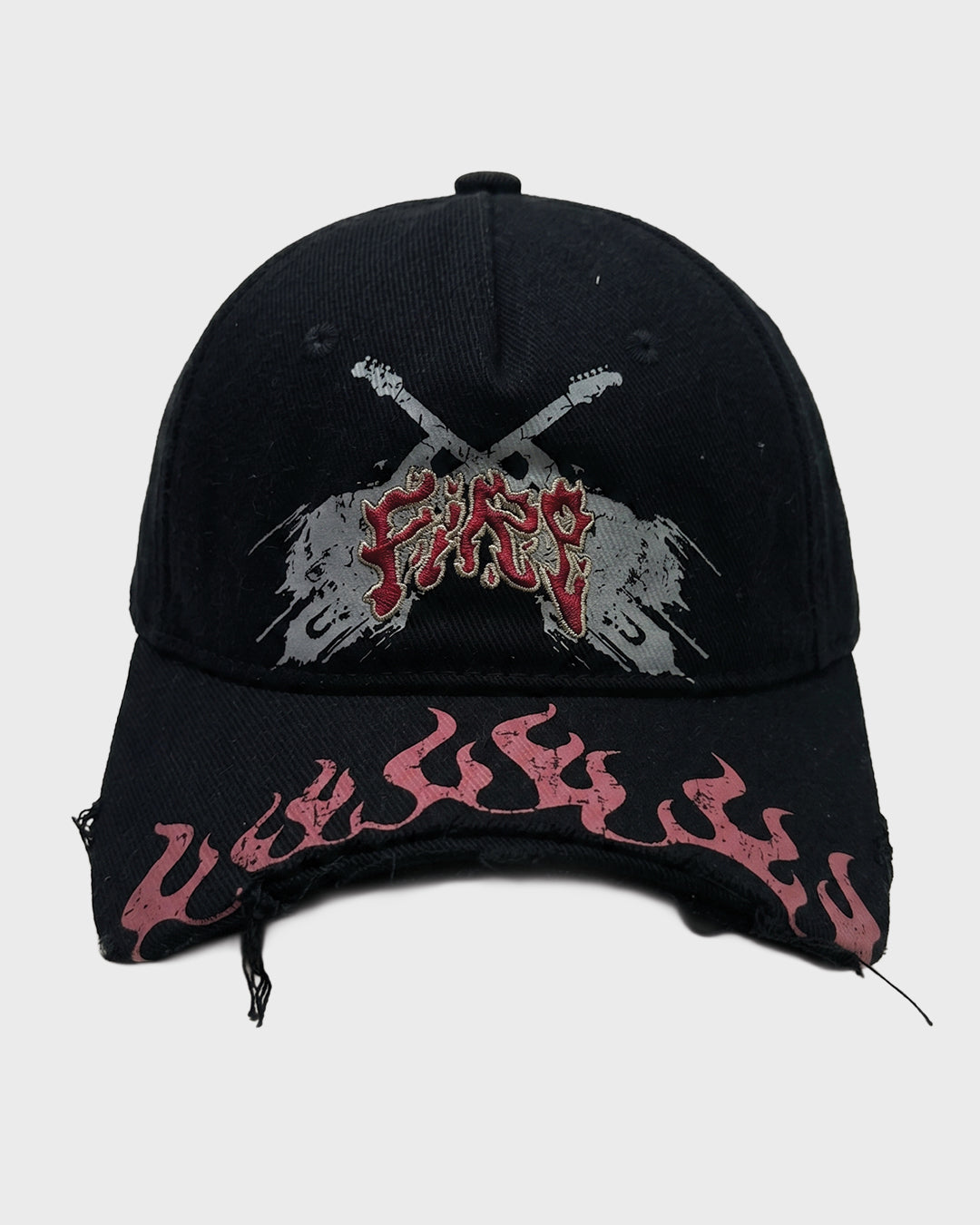 Cappellino con visiera tagliata a fiamma