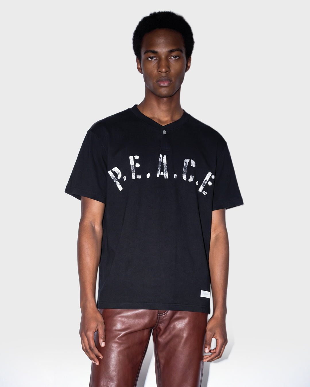Henley con stencil "Peace"