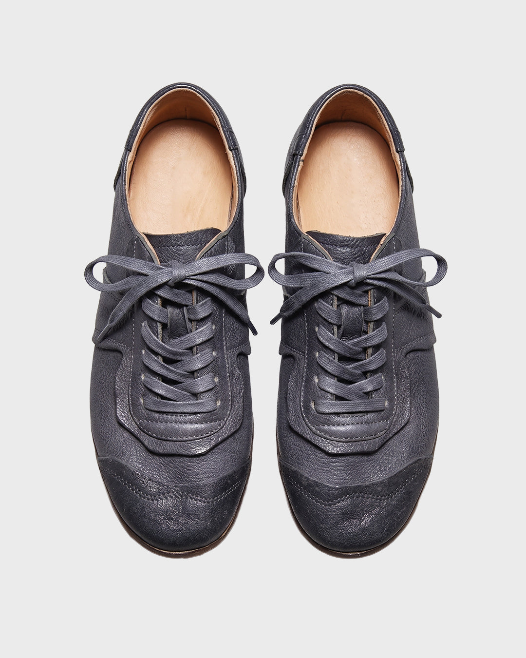 Sneaker alta in pelle con suola carrarmato