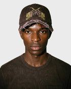 Cappellino con visiera tagliata a fiamma