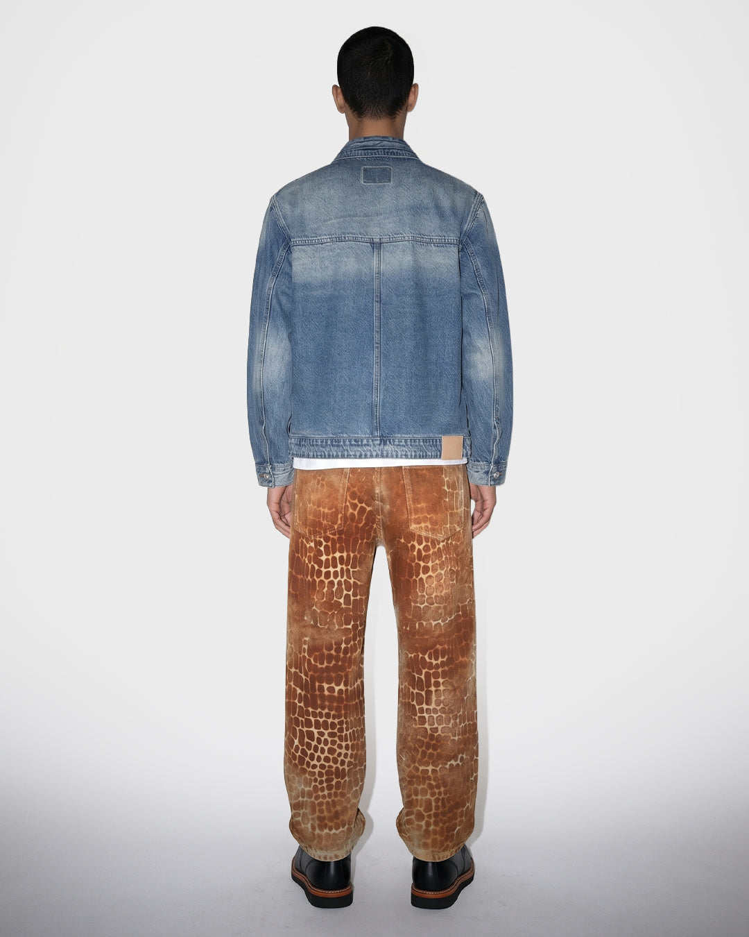 Chaqueta vaquera con botones de palanca
