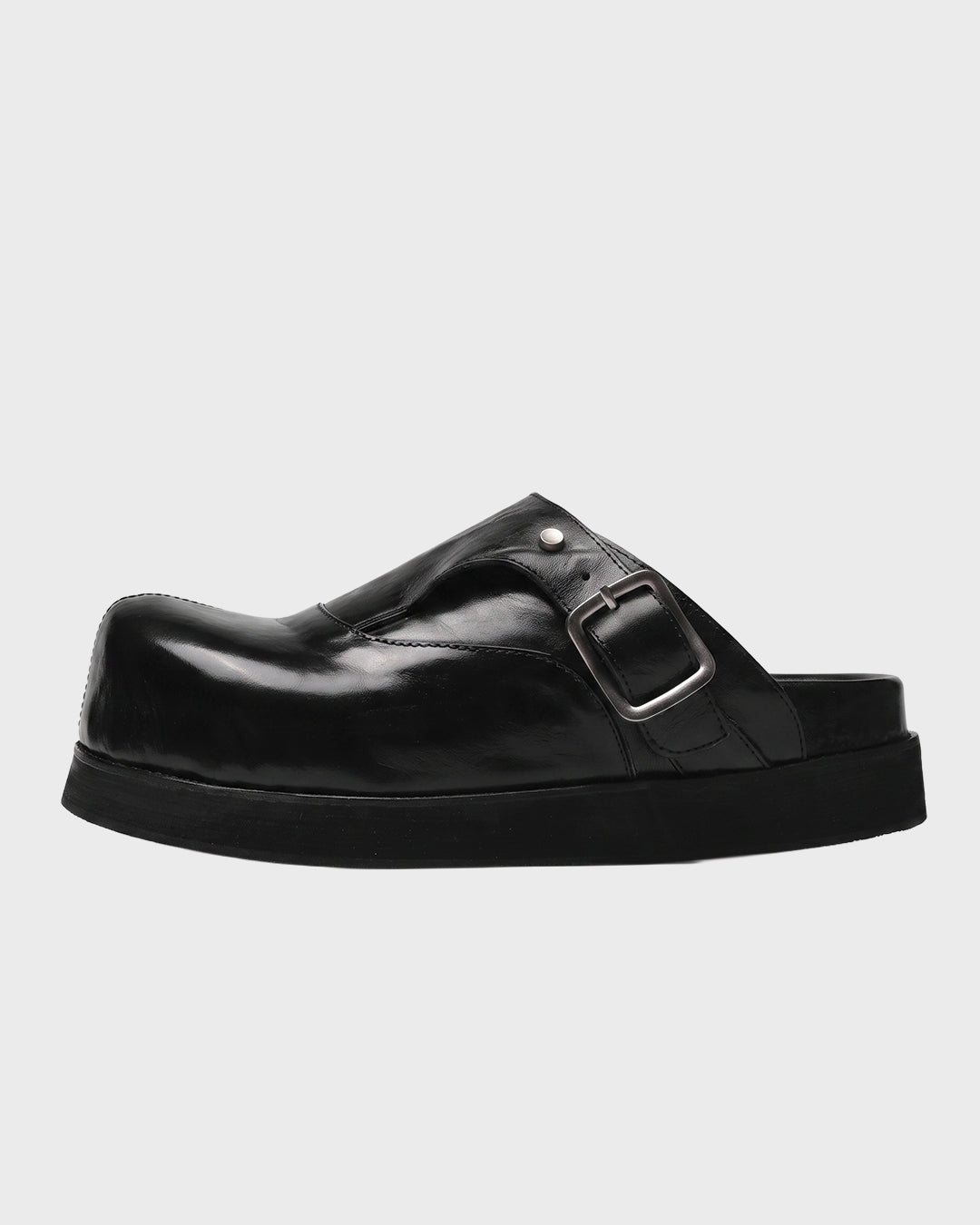 Genba Buckle Clog