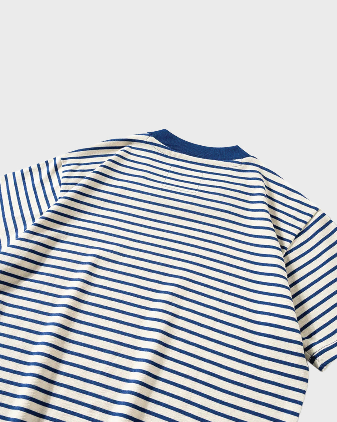 T-shirt Breton a Scollo Quadrato