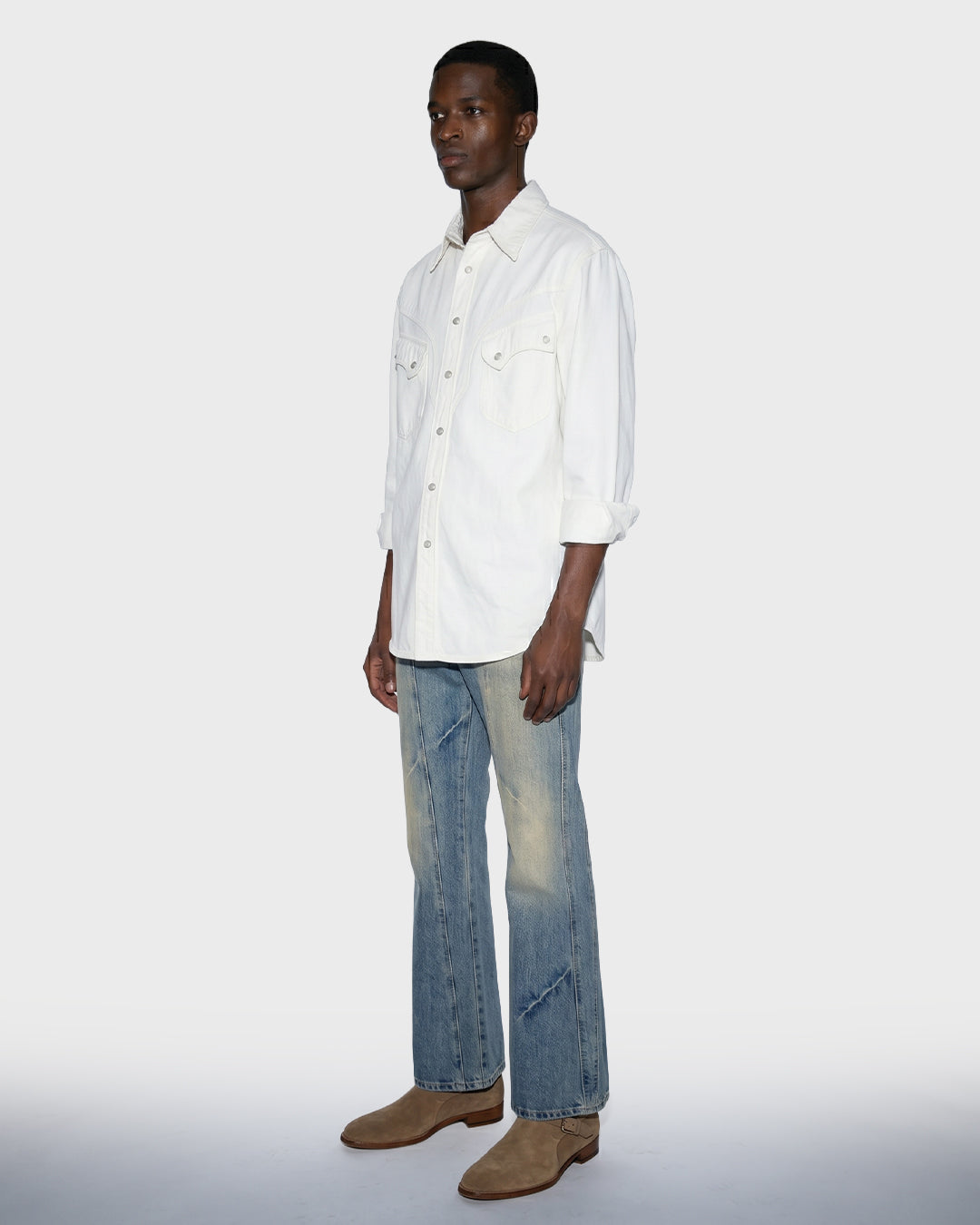 Vaqueros acampanados beige lavados