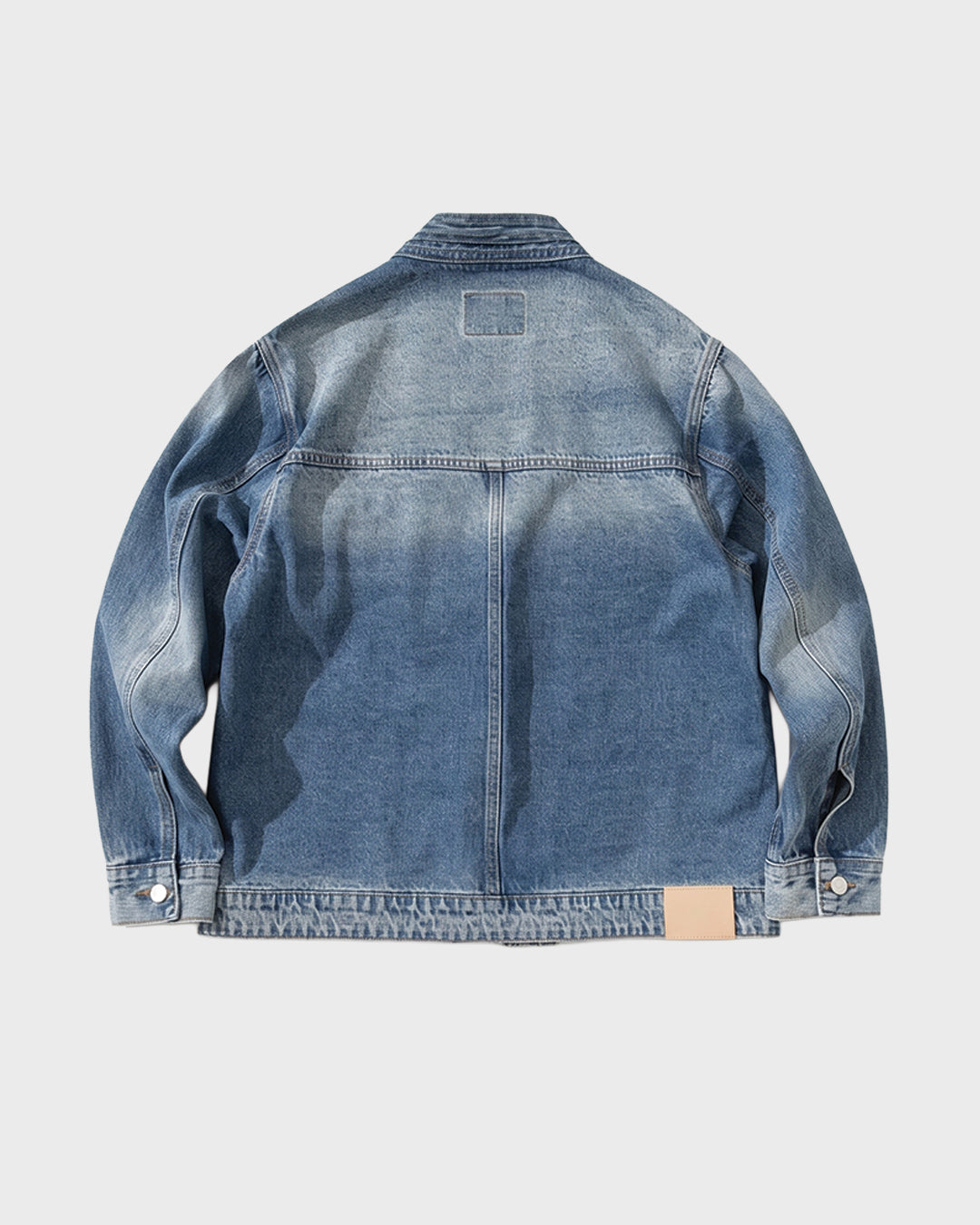 Chaqueta vaquera con botones de palanca