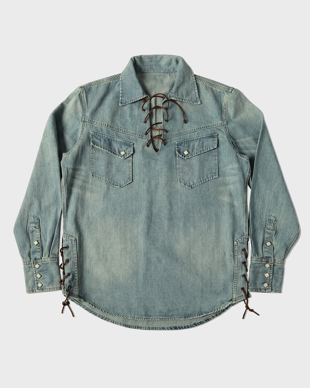 Camisa de rodeo con cordones de cuero