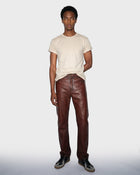 Pantaloni in pelle color sangue di bue