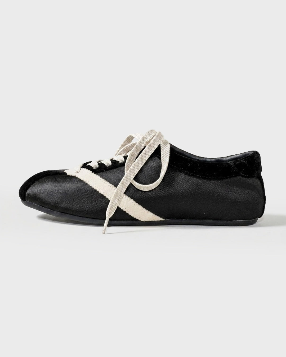 Cross Stripe Flat Sneaker