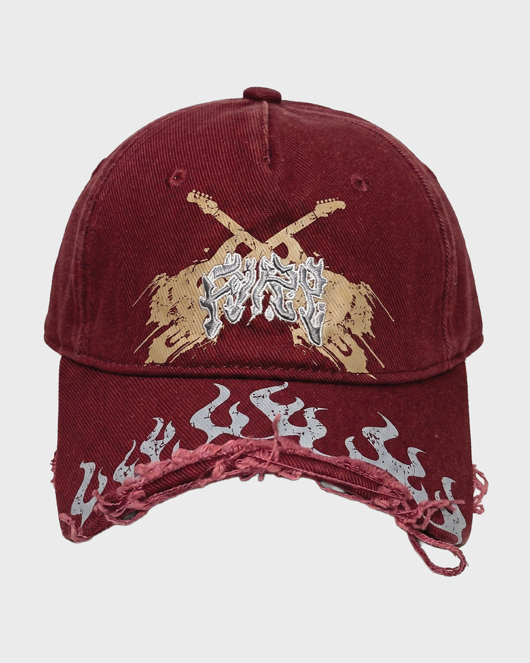 Cappellino con visiera tagliata a fiamma