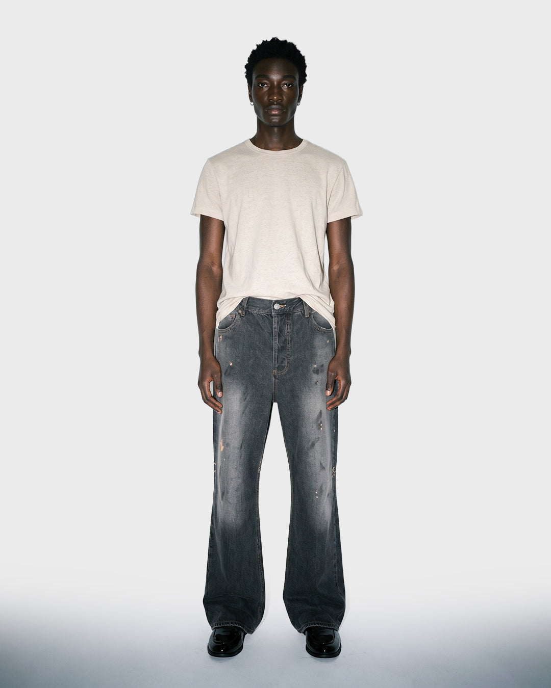 Jeans svasati color carbone sbiadito
