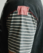 T-shirt con taschino Shibori