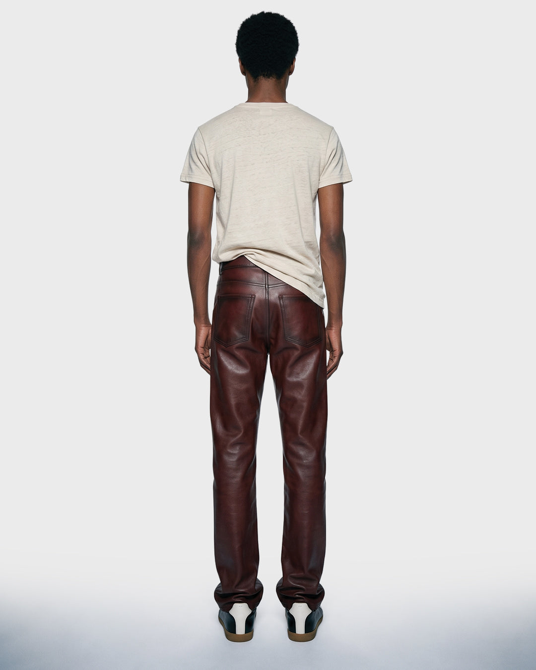 Pantaloni in pelle color sangue di bue