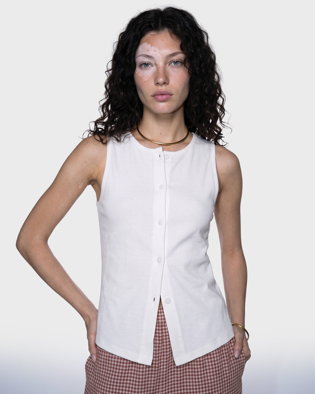 Swing Button Tank