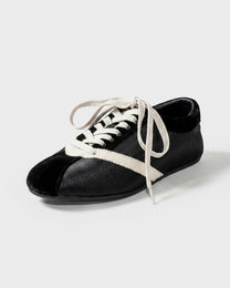 Cross Stripe Flat Sneaker