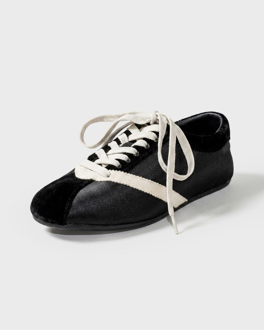 Cross Stripe Flat Sneaker