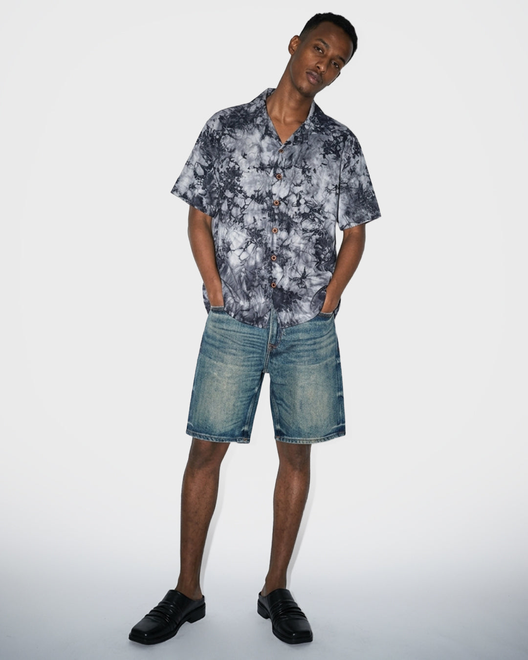 Shorts di jeans effetto candeggiato con bandana