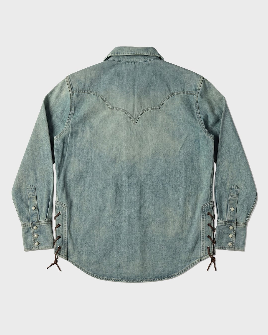 Camisa de rodeo con cordones de cuero