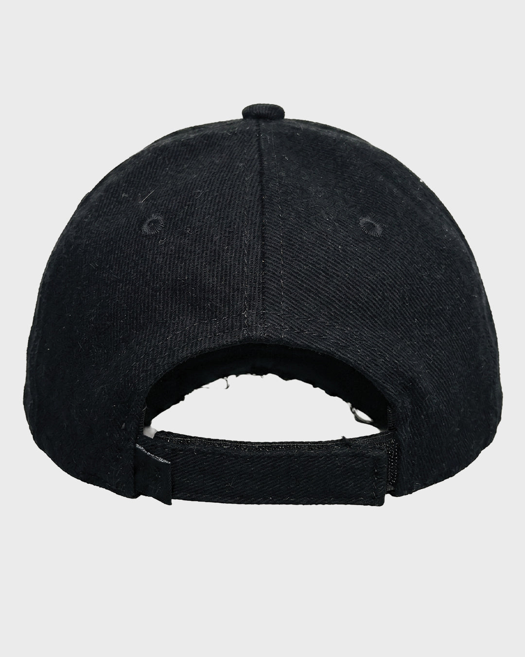 Cappellino con visiera tagliata a fiamma
