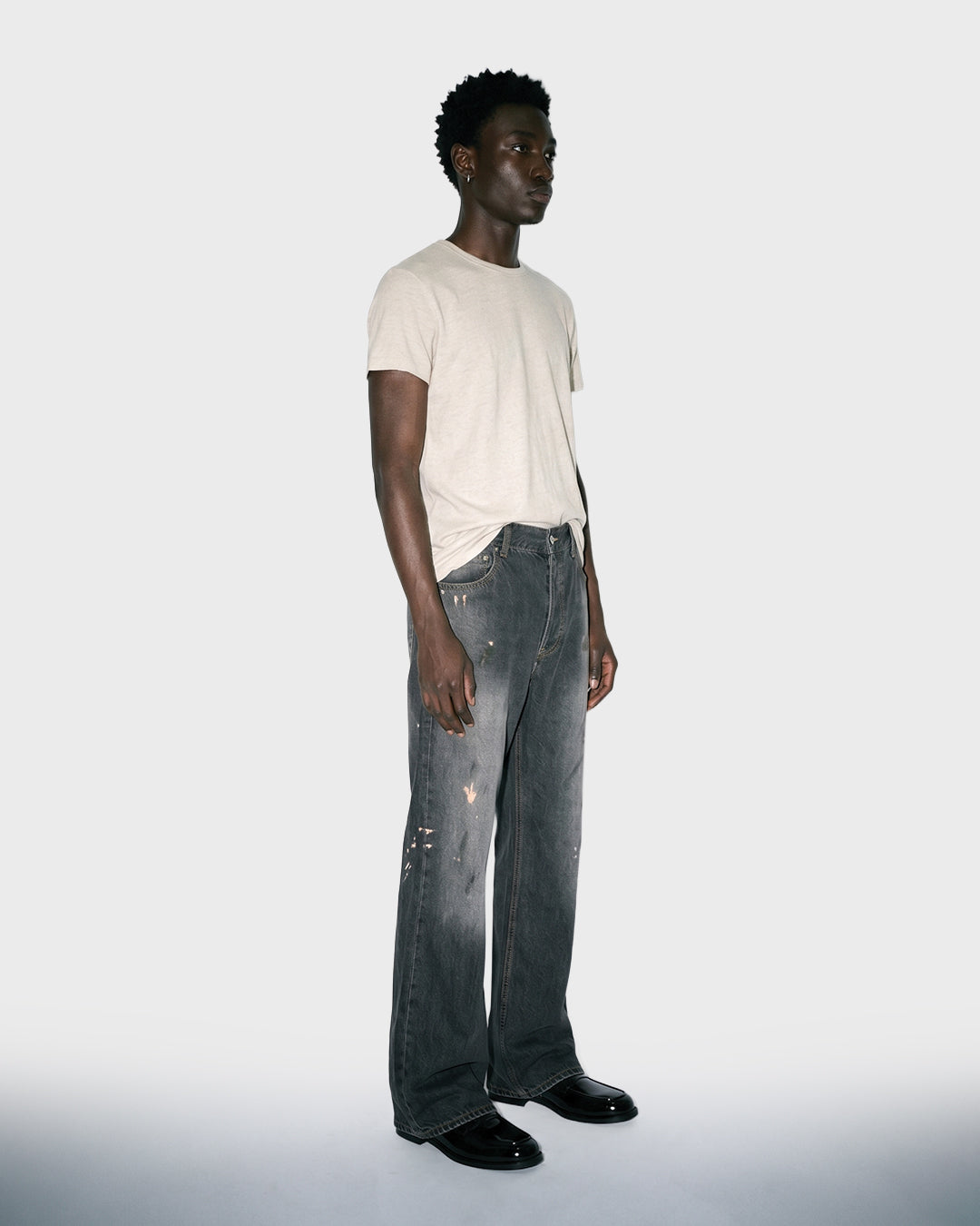 Jeans svasati color carbone sbiadito